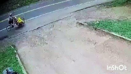 Furgoneta arrolla a mujer de la tercera edad