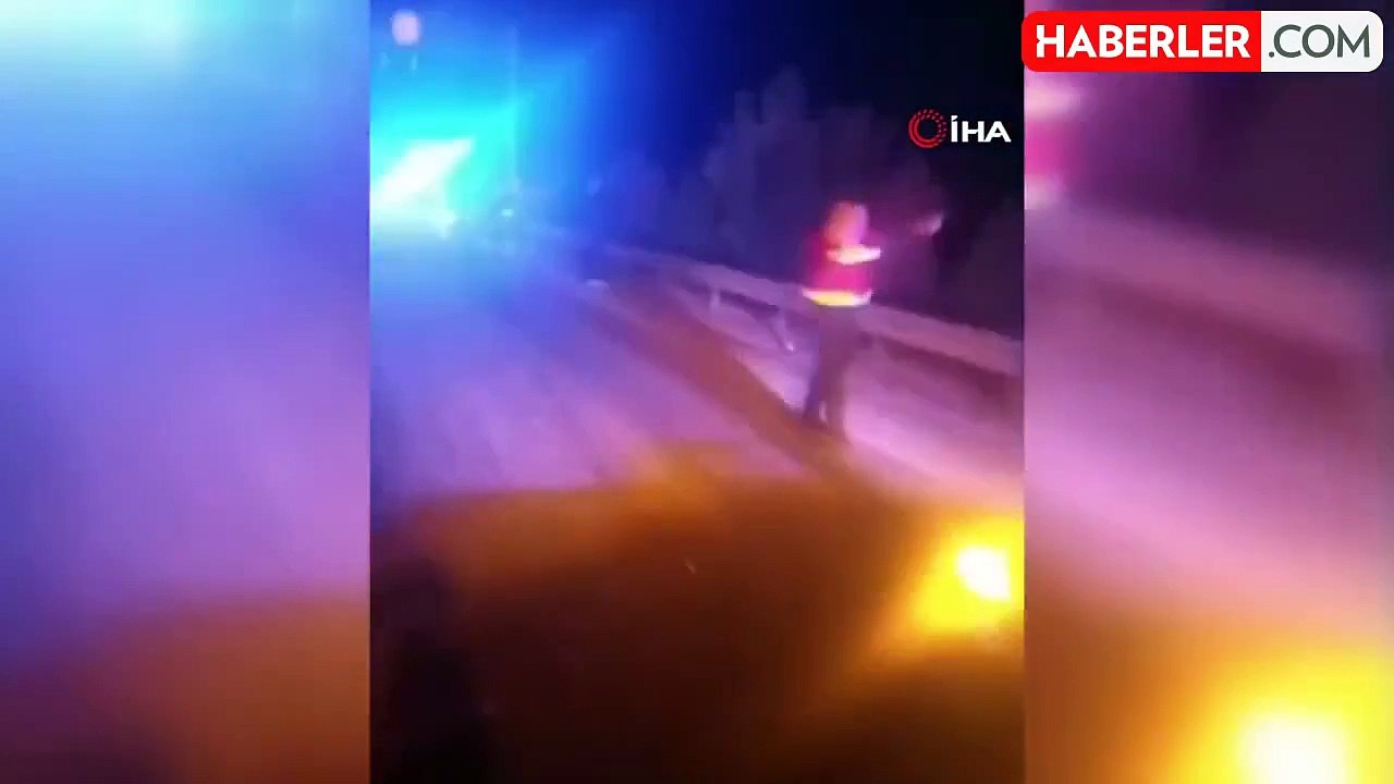 Mersin'de Lastiği Patlayan Araçtakilere Yardıma Gidenlere Otomobil Çarptı: 3 Ölü