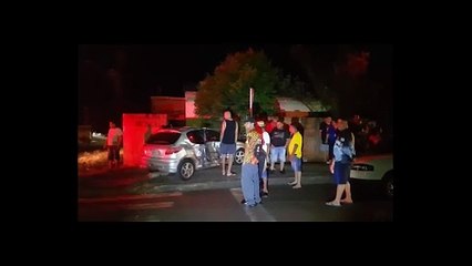 Pancada!!! Lateral de carro fica destruída após impacto de motociclista