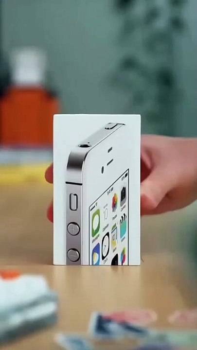 What Happens When You Open an iPhone 4S After 13 Years? This #iPhone4S Unboxing after 13 Years ,The News Nuggets