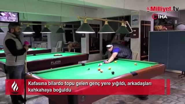 Kafasına bilardo topu gelen genç yere yığıldı