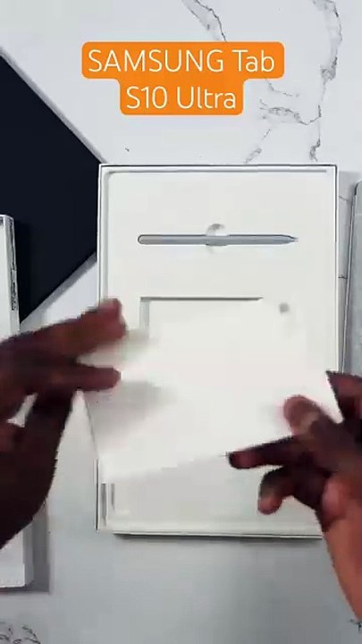 فتح صندوق الحاسوب اللوحي Galaxy Tab S10 Ultra م...