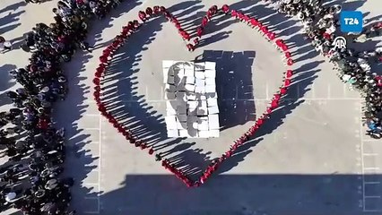 Çorum'da ortaokul öğrencilerinden Atatürk koreografisi