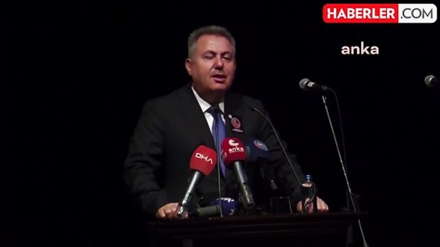 İzmir'de Atatürk'ü Anma Töreni...İzmir Valisi Elban: Gösterdiği Hedefe Ulaşmak ve Aşmak İçin Çaba Göstermek Zorundayız