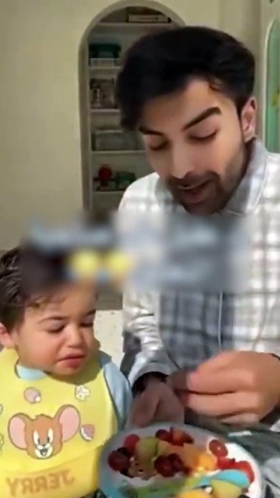 عقيل الرئيسي يرد على من تهجم على زوجته بتصرف جميل