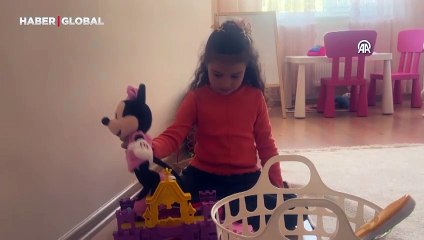 Ne zaman ölümüyle ilgili parçalar çalınsa gözyaşlarını tutamıyor: 7 yaşındaki küçük Beylem'in duygulandıran Atatürk sevgisi