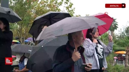 Türk Yıldızları'ndan Antalya'da 'Ataya Saygı Uçuşu'