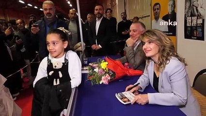 Başak Demirtaş, TÜYAP’ta imza gününe katıldı