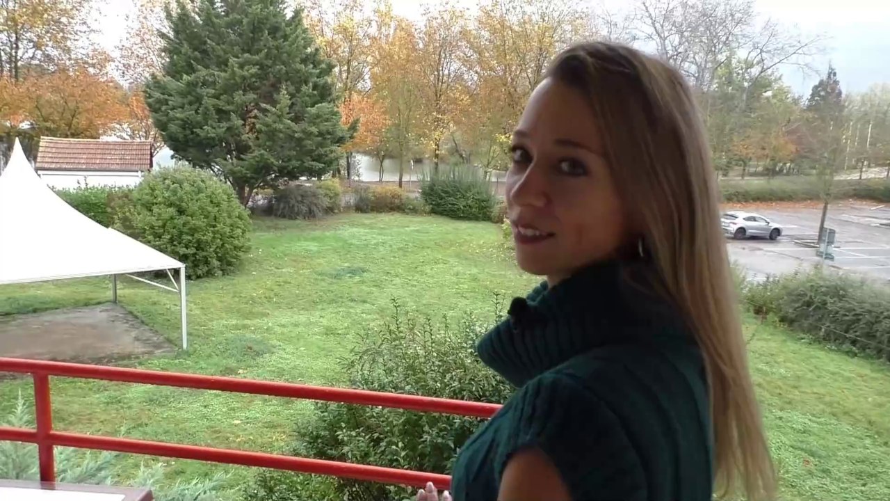 Zimmerführung im Hotel Agena Hagondange mit Nicci: Zimmer 106.