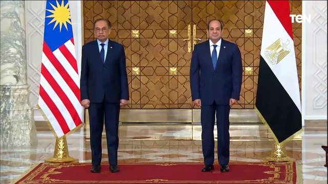 الرئيس السيسي ورئيس وزراء ماليزيا يشهدان التوقيع وتبادل مذكرة تفاهم في مجال الشؤون الإسلامية