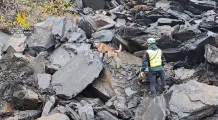 Corte al tráfico en la AP-66 por el desprendimiento de rocas y tierra