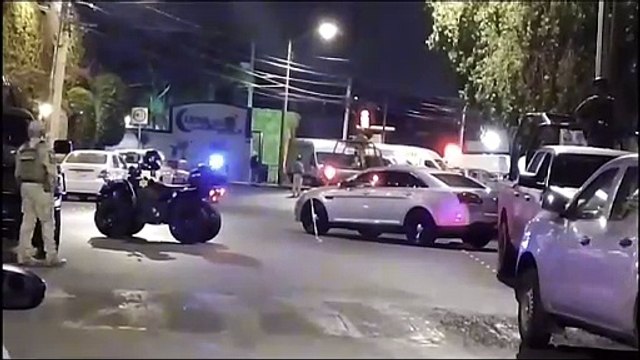 Hombres armados matan a 10 personas en un bar de México
