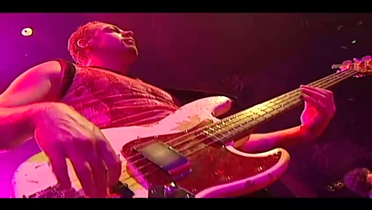 SIMPLY RED — Never Never Love | SIMPLY RED: LIVE IN LONDON · (1998)