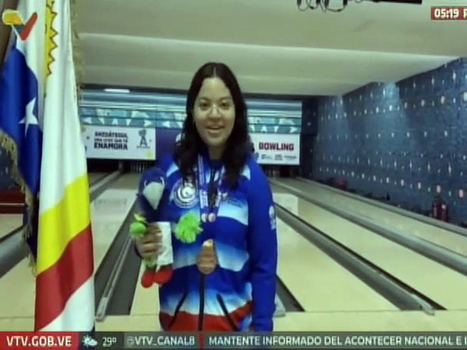 La deportista Bárbara Antón gana medalla de bronce en Bowling en los Juegos Nacionales Oriente 2024