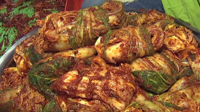 김장 재료값 여전히 높은 수준...10명 중 7명 김장 안하겠다 / YTN