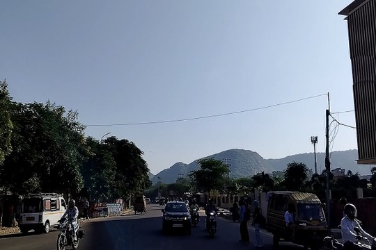 Jaipur Weather : आज सवेरे गुलाबी नगर में छाई गुलाबी ठंडक, फिर बदल रहा मौसम का मिजाज