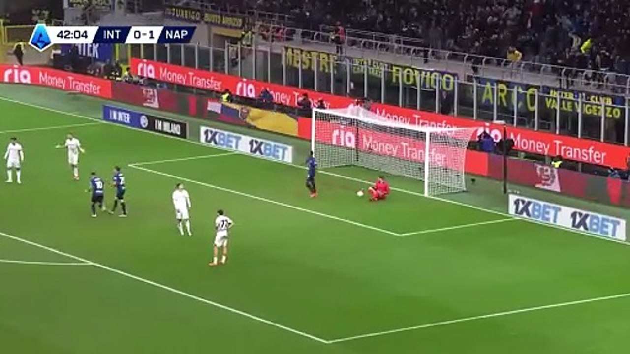 Hakan Çalhanoğlu'dan Muhteşem Gol!