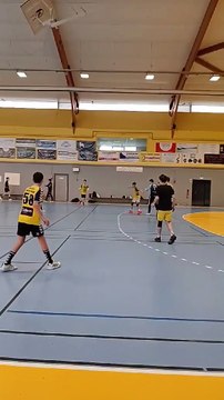 Echauffement pour les U15 M1 match ENTENTE DES ABERS 1 / ENT AULNE PORZAY HB-HBC Douarnenez 11