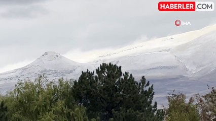 Tatvan'ın Yüksek Kesimlerinde Kar Yağışı Başladı