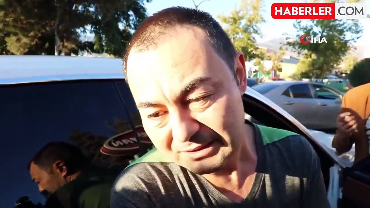 Serdar Ortaç gözaltı için gelen polislere kapıyı yarım saat geç açmış