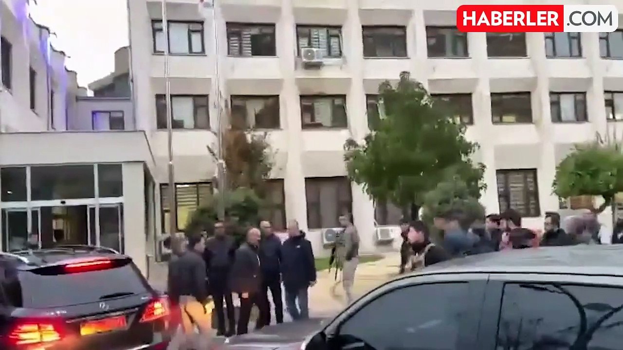 Yerine kayyum atanan Esenyurt Belediye Başkanı Ahmet Özer hakkında "terörizmin finansmanı" suçundan yeni bir soruşturma açıldı