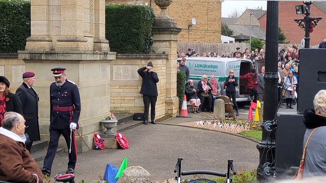 Wellingborough Remembrance Sunday - Hundreds gather at war memorial to pay respects