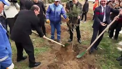 YTÜ’nün kuruluş yılına ithafen Davutpaşa Kampüsü'ne 113 ağaç dikildi