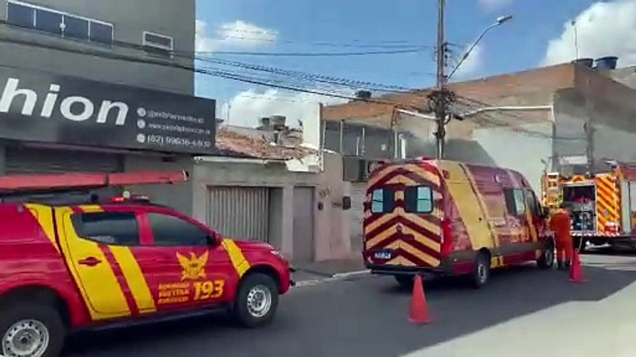 Incêndio atinge estoque de loja de cosméticos em Arapiraca