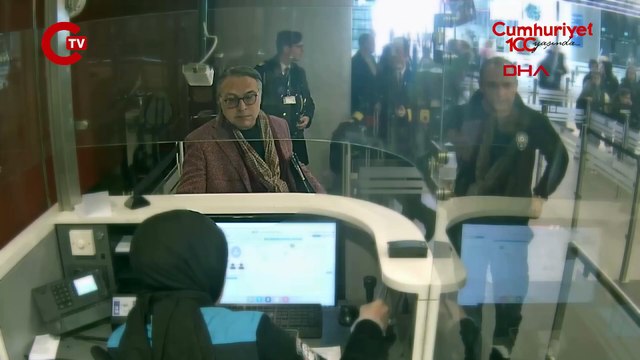 Barbaros Şansal havalimanında gözaltına alındı