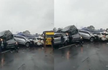 NGERI, KECELAKAAN BERUNTUN DI TOL CIPULARANG KM 92, MOBIL RINGSEK BERTUMPUK.