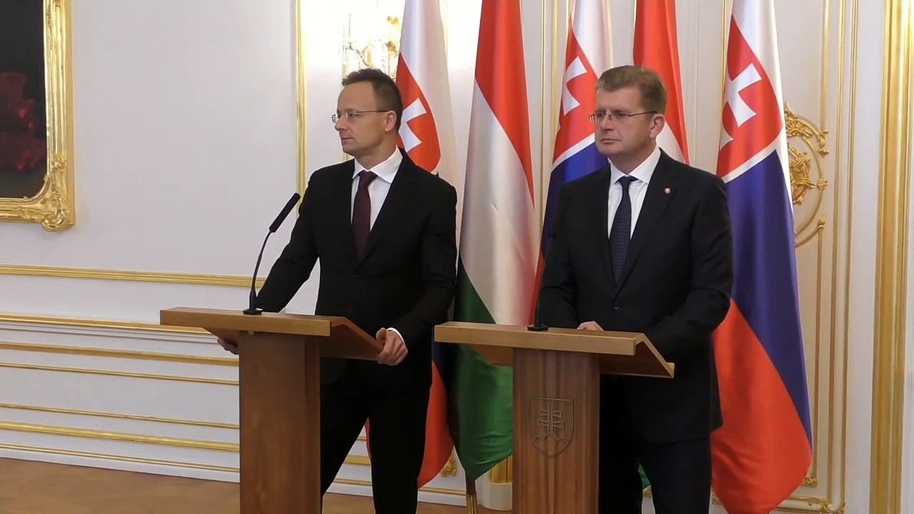 ZÁZNAM: Žiga a Szijjártó sa neboja, že novela o jazyku zníži kvalitu života Maďarov v SR
