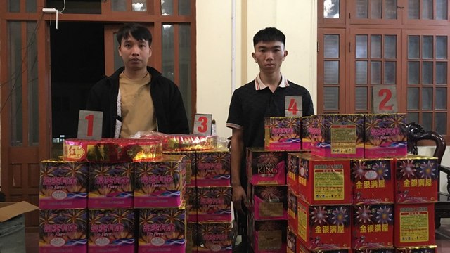 Bắc Kạn: Bắt giữ 2 đối tượng vận chuyển hơn 1 tạ pháo nổ