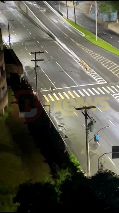 Moradores flagram furtos de materiais no antigo edifício do Colégio Estadual Odorico Tavares