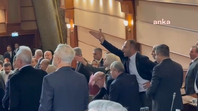 İBB Meclisi'nde gerginlik