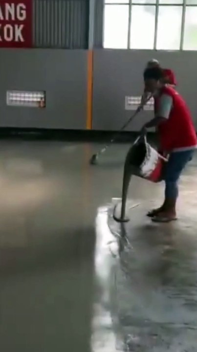 Jasa Cat Lantai Epoxy untuk Area Parkir dan Garasi