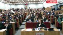 İzmir Büyükşehir Belediyesi Meclisi'nde Kadın Cinayetleri Tartışması