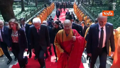 Mattarella visita in Cina il Tempio di Lingyin