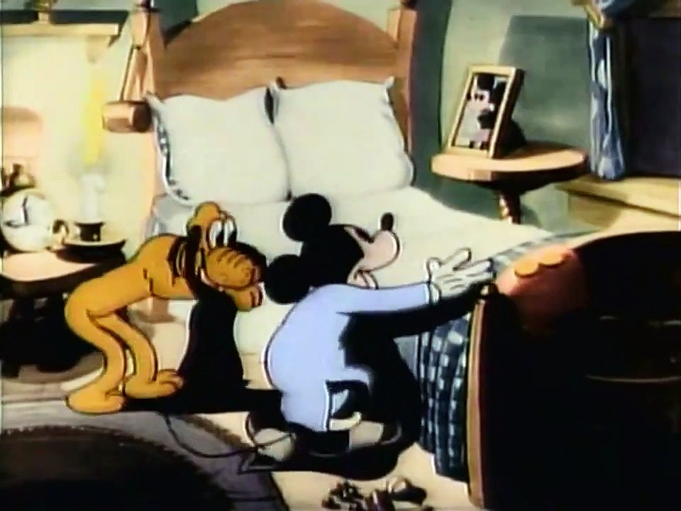Mickey's Nightmare (1932, Computer Colorized)