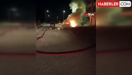 Alev Alan Otomobil Kullanılamaz Hale Geldi