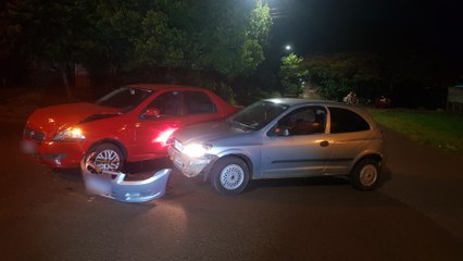 Acidente entre carros é registrado no Bairro Floresta