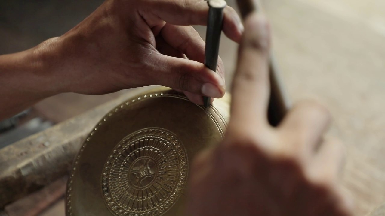 17. ចម្លាក់ស្ពាន់