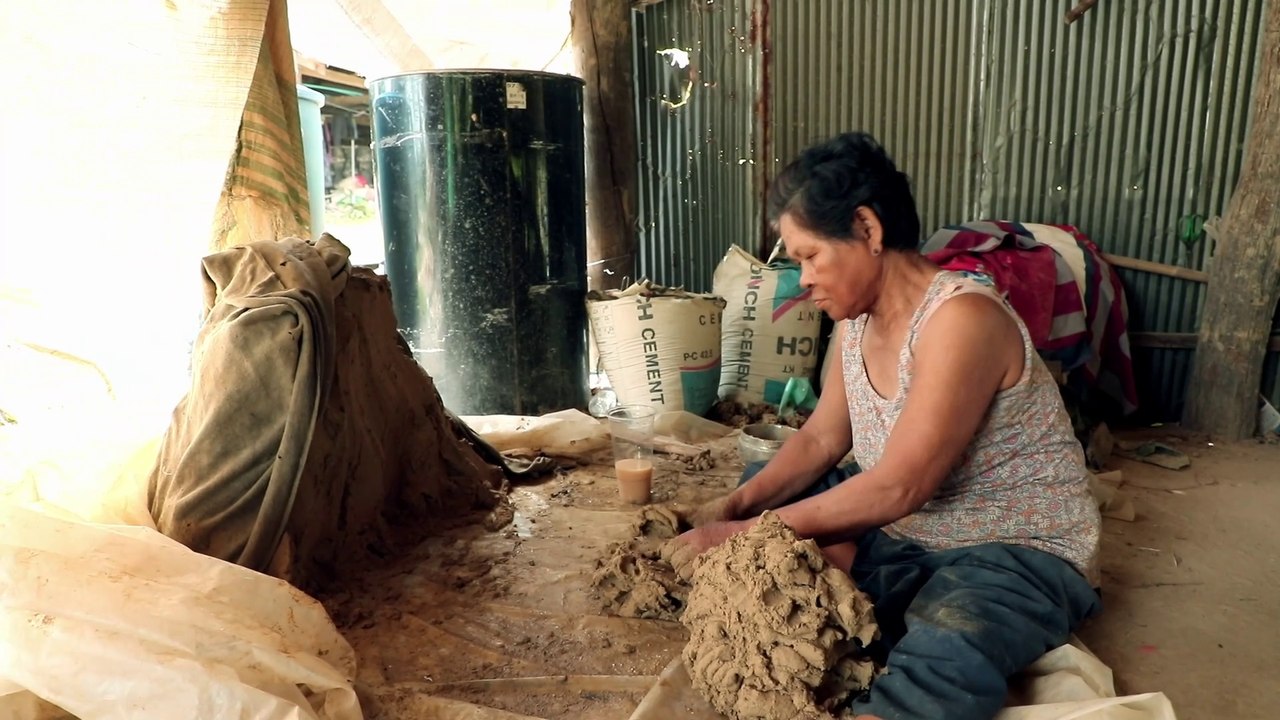 23. ការធ្វើក្អមនិងចង្ក្រាន្តនៅភូមិ អណ្តូងឬស្សី ខេត្តកំពង់ឆ្នាំង