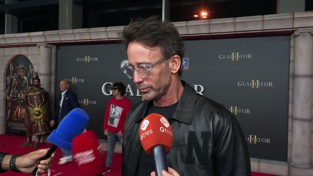 Álvaro Muñoz Escassi habla de la supuesta relación de Hiba Abouk y Antonio Revilla y dice lo que piensa de ella