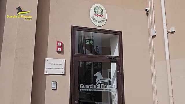 Frodi fiscali con false fatture in Sicilia, misure cautelari per 15 e maxi sequestri