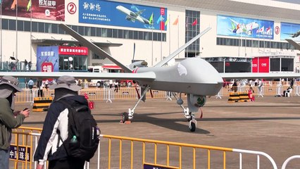 China showcases growing military might at Zhuhai air show