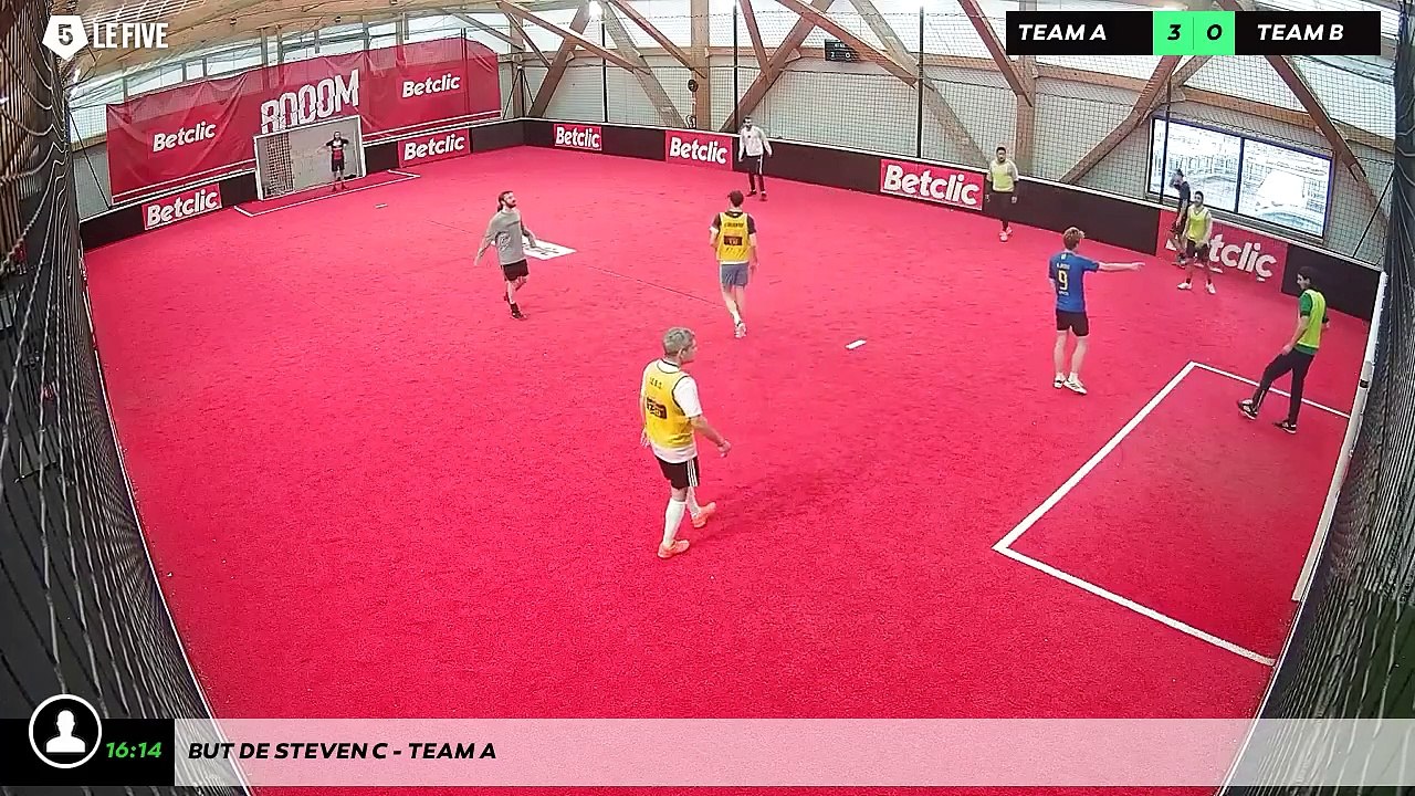 But de Steven C - Team A