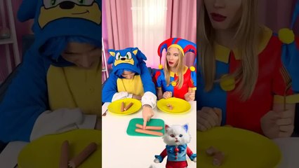 Sonic steals sausages without embarrassment! 😹💙⚡️