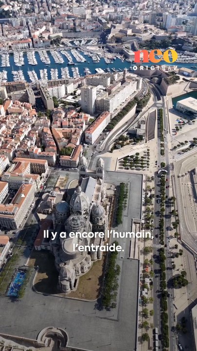 « C’est vraiment le village des Gaulois. » Pour neo, l’humoriste Alban Ivanov dévoile son coin de France préféré. 🌊⚓️