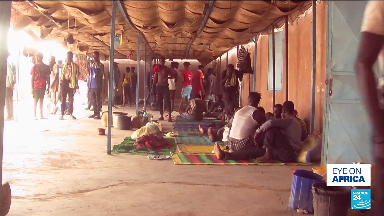 Mauritania: police officers accused of acceptin...