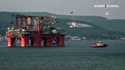 Dev petrol platformu Çanakkale Boğazı'nda